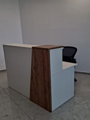 דלפק קבלה מעוצב א חי גרף