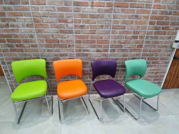 כסא לוטם צבעוני | חברת א. חי גרף