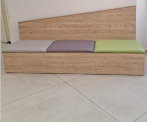 ספסל עץ למרחבי למידה א חי גרף